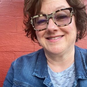 Meet your Posher, Laura